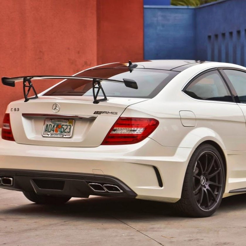 Мерседес-Бенц c63 AMG