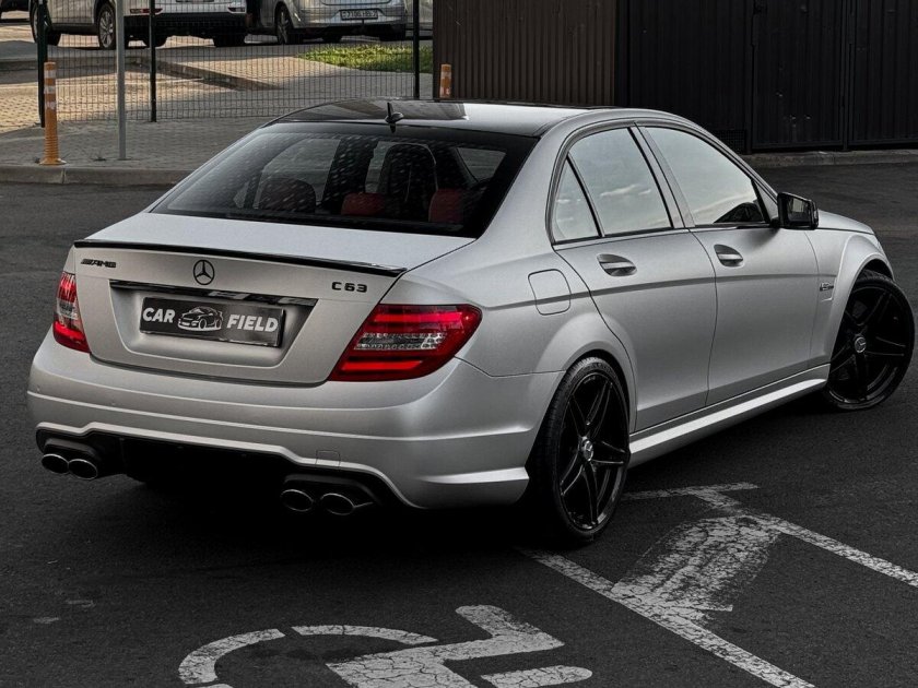 Mercedes benz c63 amg w204