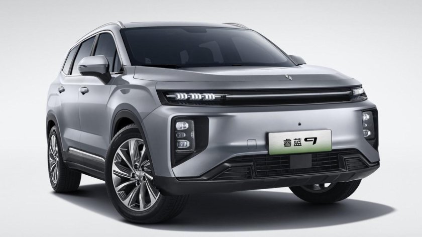 Livan китайский электромобиль