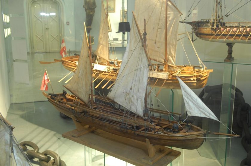 Бомбардирский корабль