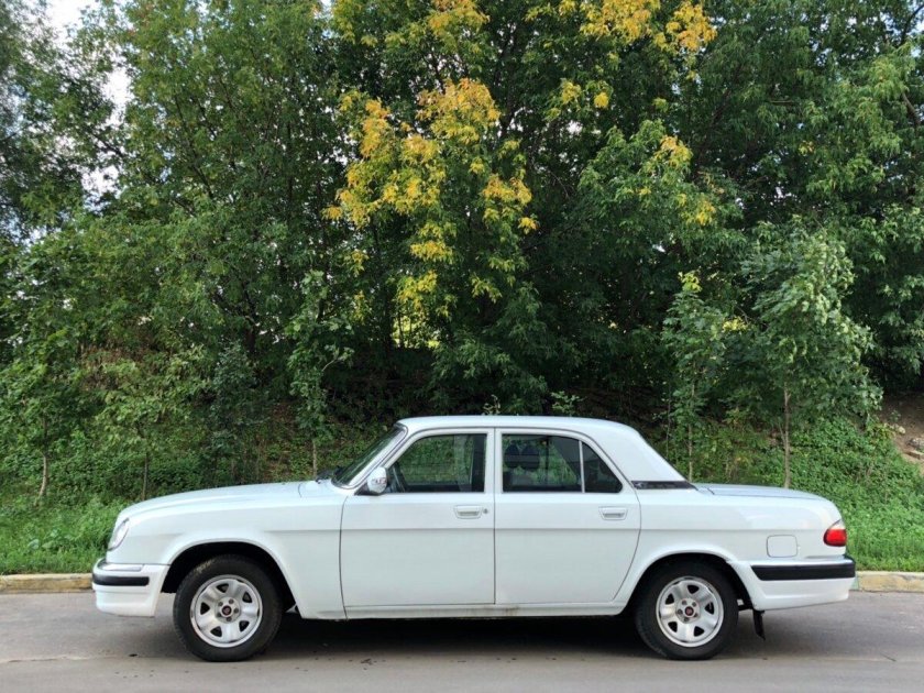 ГАЗ 31105 Волга белая