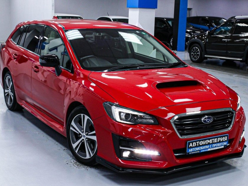 Субару леворг красный