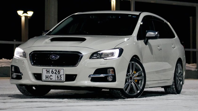 Субару леворг белый