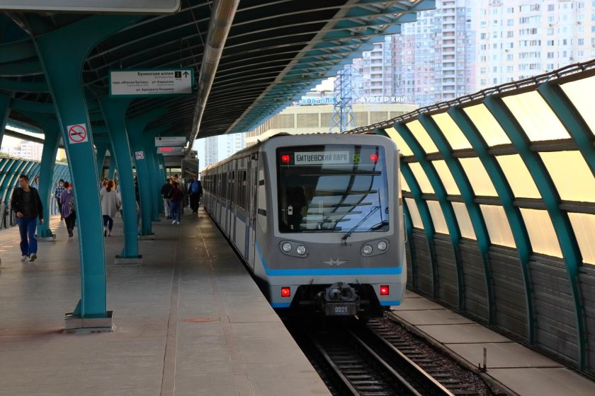 Станция метро бунинская аллея