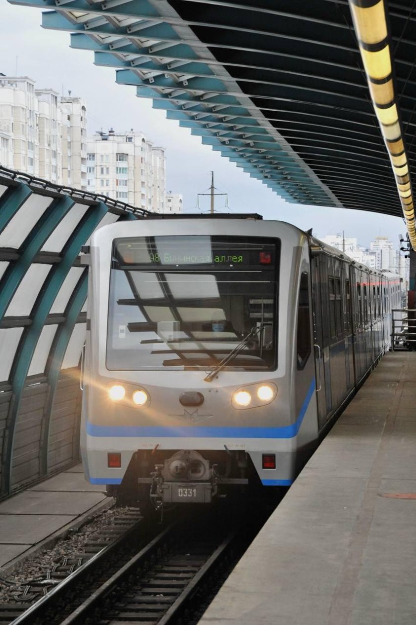 Поезд русич метро