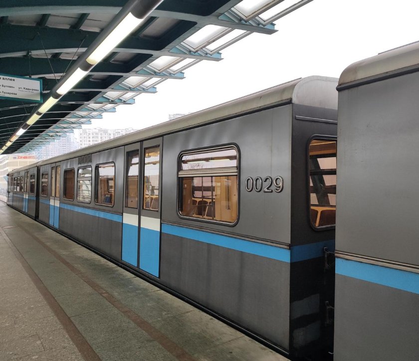 Вагон метро 81 740