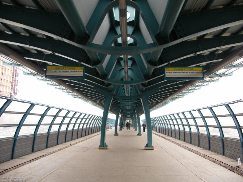 Станция метро улица Горчакова