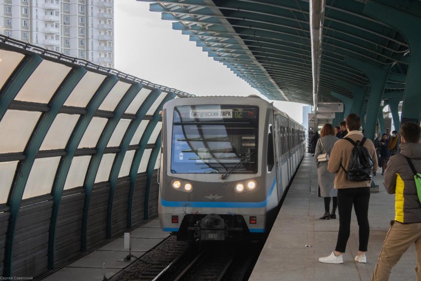 Вагон метро 81 740