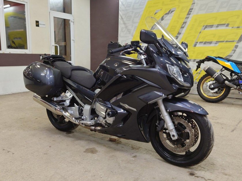 Спорт турист мотоцикл