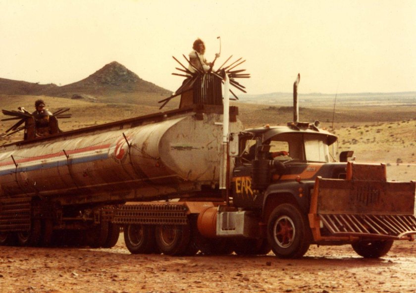 Безумный Макс 2 воин дороги