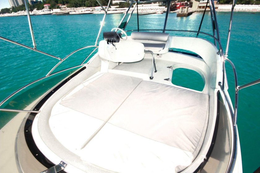 Парусник яхта