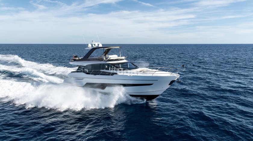 Яхта Fairline Squadron 50