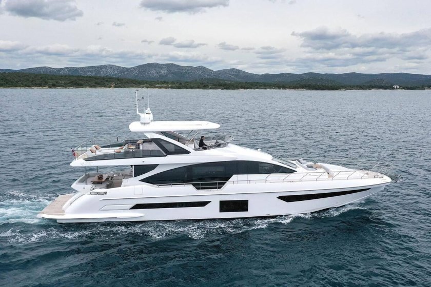 Яхта Azimut grande