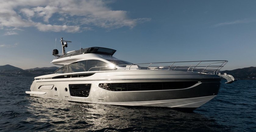 Хардтоп яхты