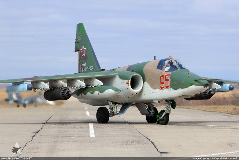 Самолёт-Штурмовик Су-25