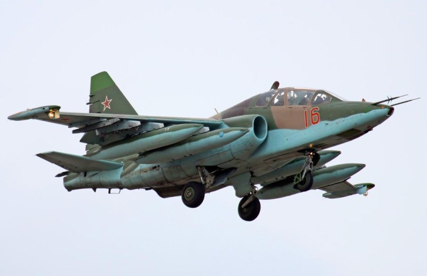 Самолёт-Штурмовик Су-25