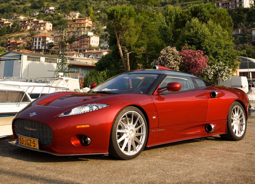 Машина Spyker c8