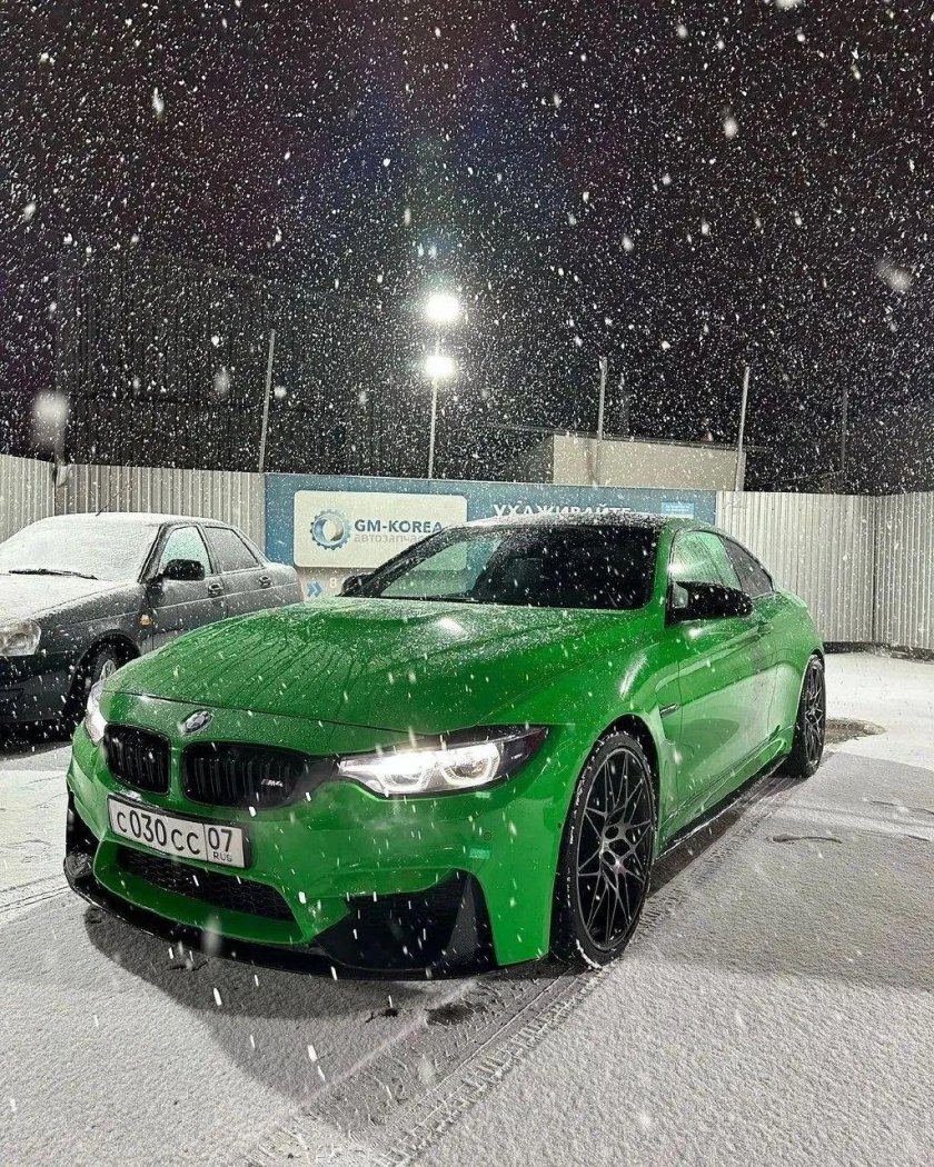 БМВ м4 зеленая