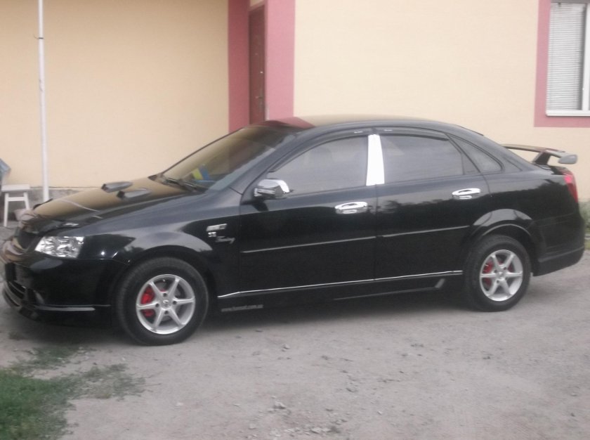 Лачетти седан черный