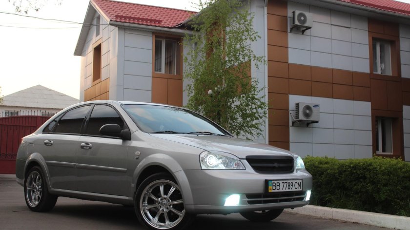 Chevrolet Lacetti седан серебристый