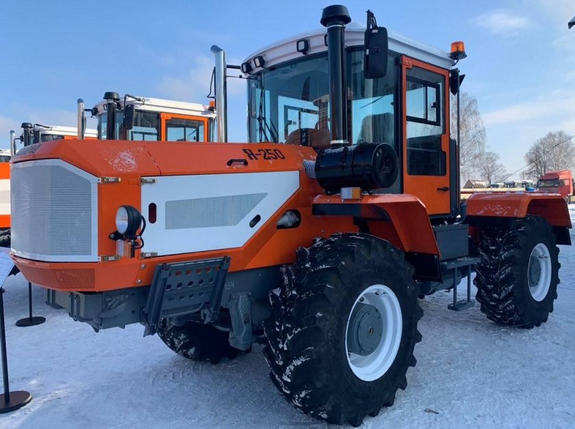 Трактор ярославец я 250