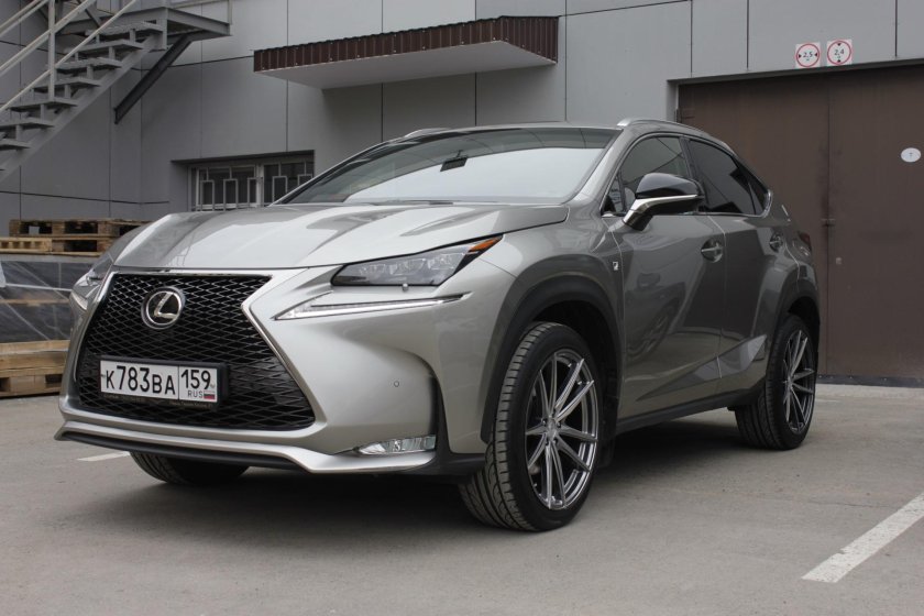 Лексус нх200