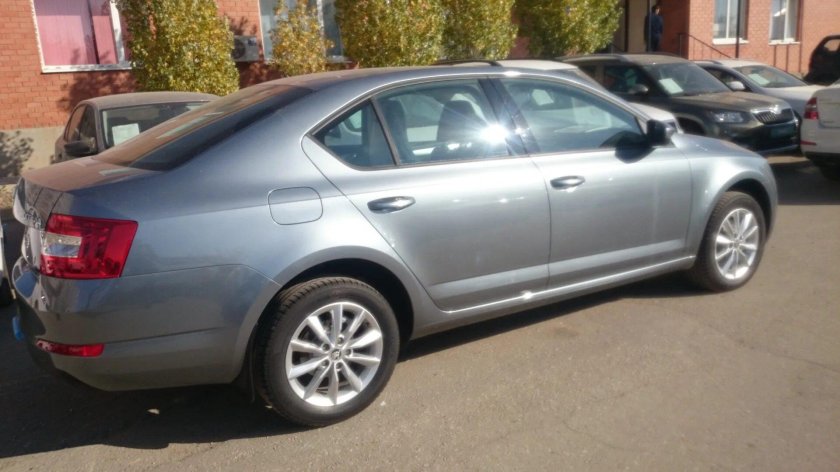 Шкода Октавия платинум грей