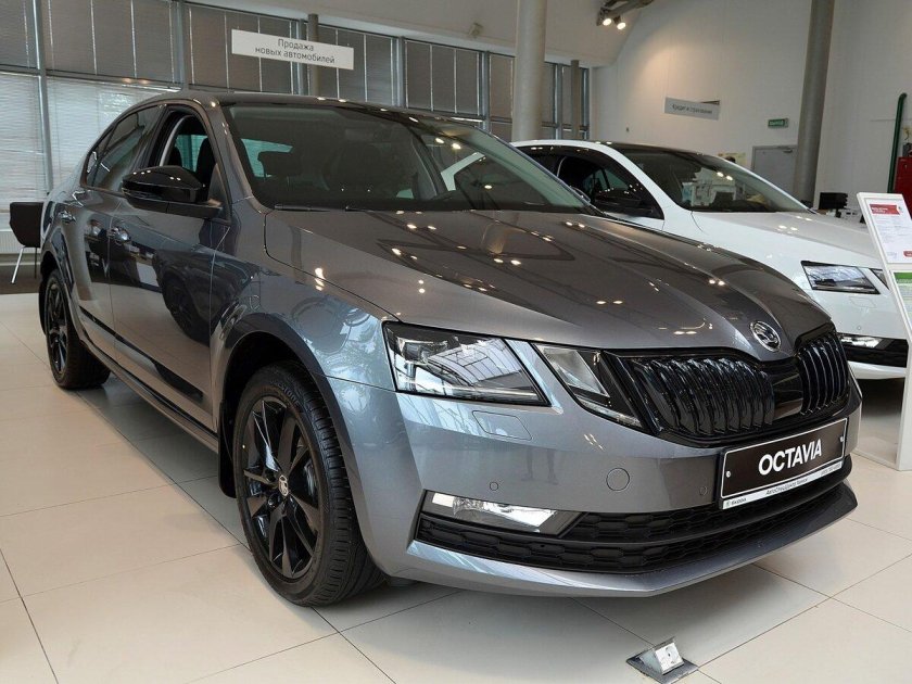 Skoda Octavia 2021 серый металлик