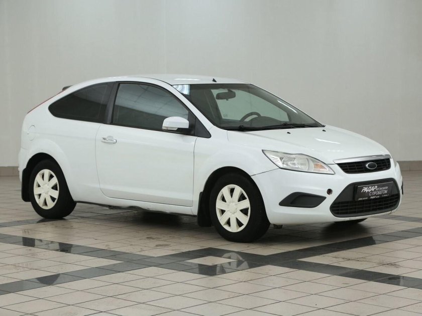 Форд фокус 2 хэтчбек белый