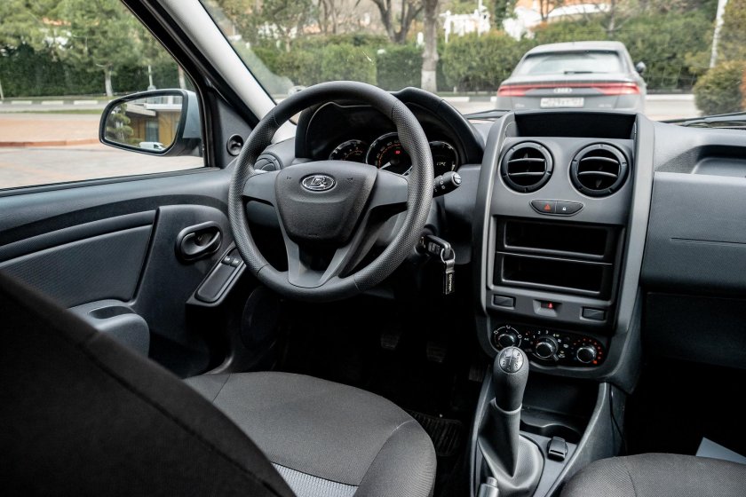 Лада Ларгус 2022 салон