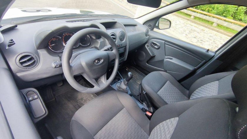 Салон лада ларгус