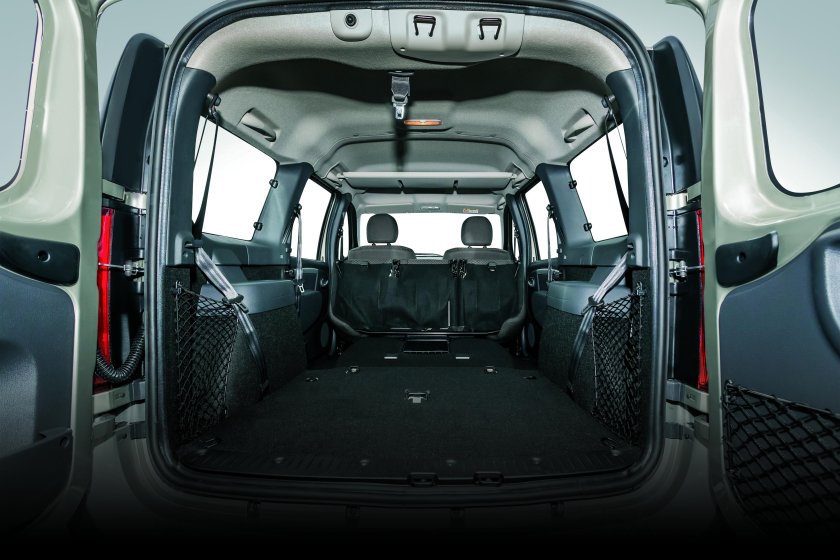 Лада Ларгус фургон 2021 салон