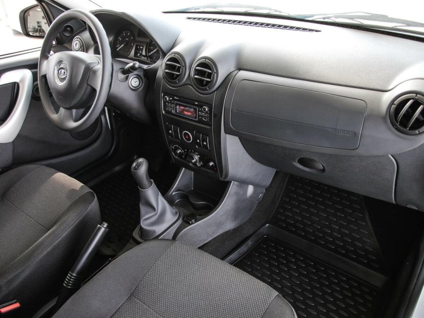 Лада Ларгус фургон 2022 салон