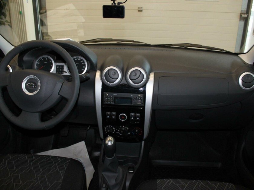 Лада Ларгус кросс 2021 салон