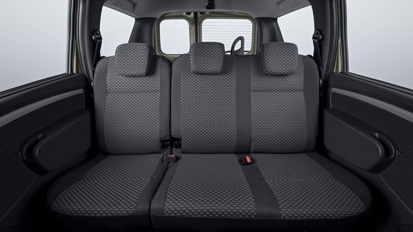 Лада Ларгус кросс салон 7 мест