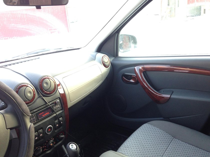 Пластик салона Лада Ларгус