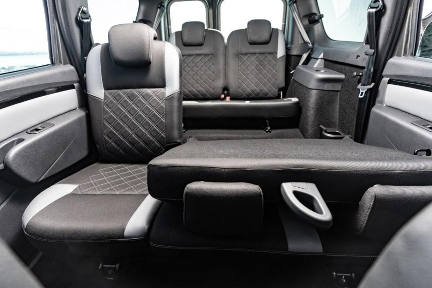 Лада Ларгус 2020 салон