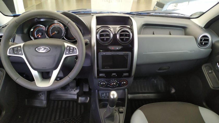 Лада Ларгус Люкс 7 мест комплектация