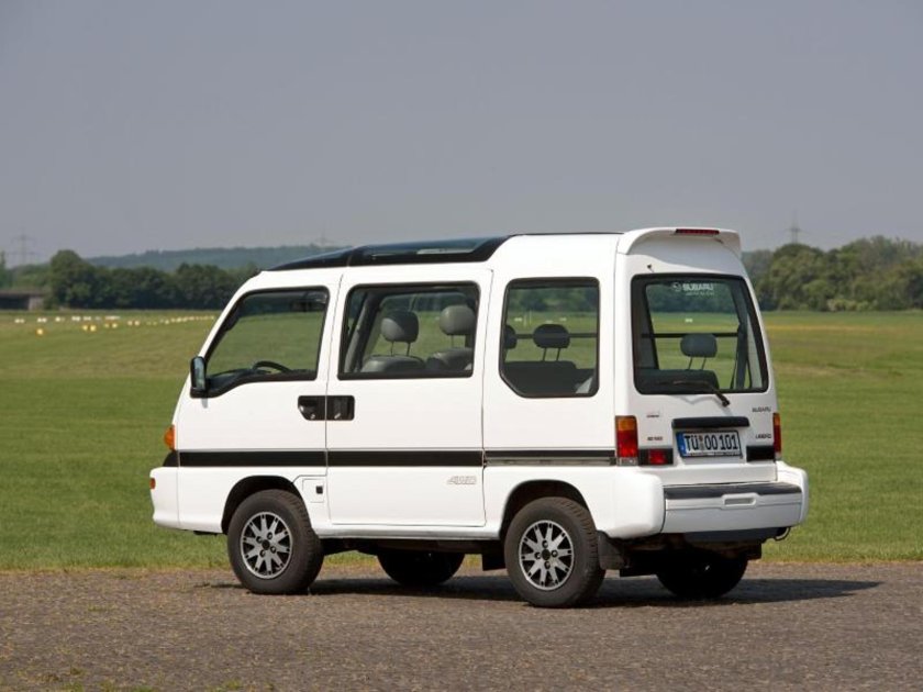 Субару Либеро е12