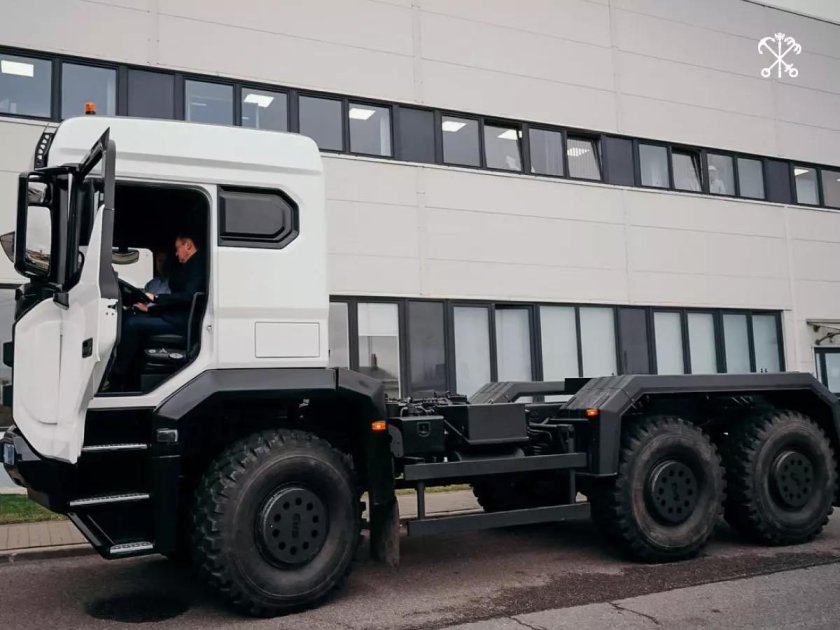 Тягач баз-s36a11