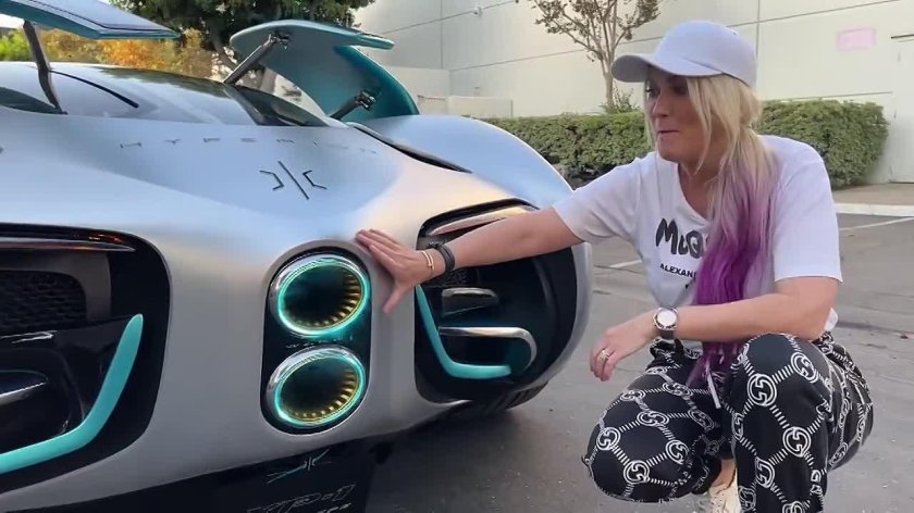 Mercedes benz vision eq silver arrow