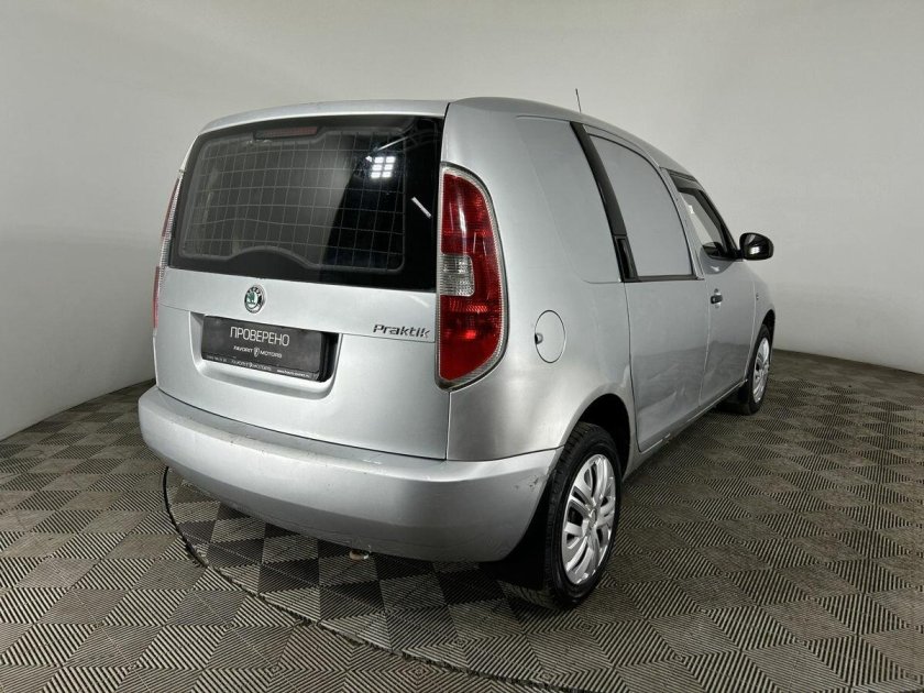 Шкода компактвэн румстер