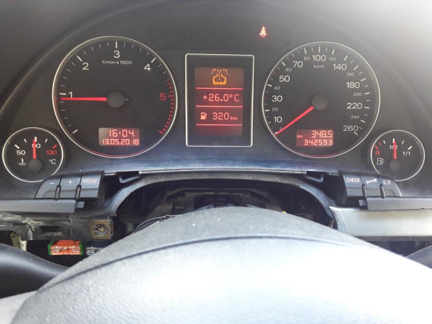 Audi a6 c6 ошибка 01826