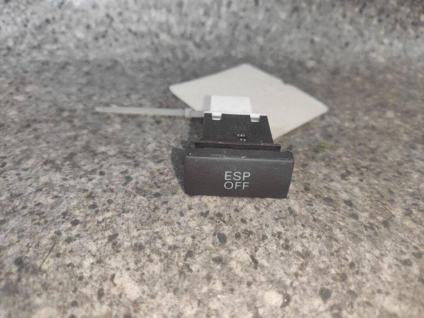 Кнопка антипробуксовочной системы volkswagen