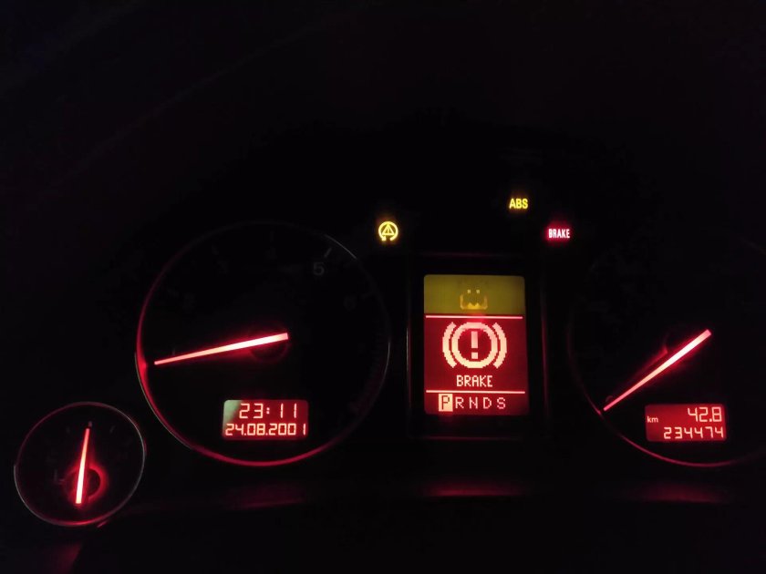 Горит лампочка ESP Passat b6