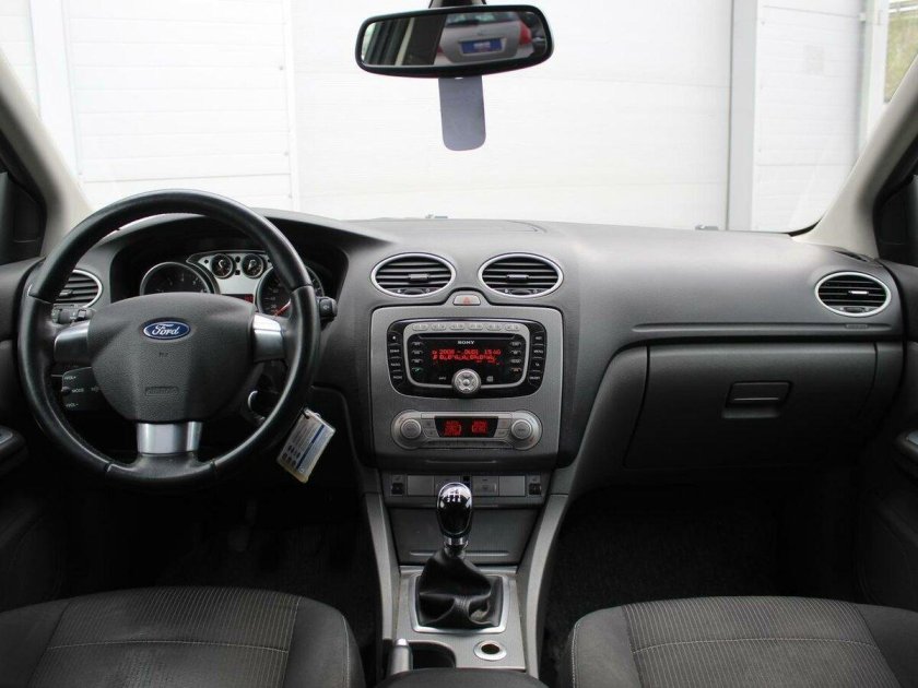 Ford Focus 2 Рестайлинг салон