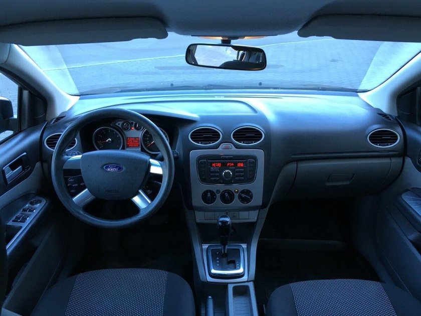 Ford Focus 2 Рестайлинг салон