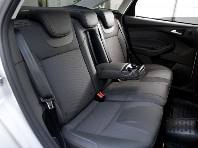 Форд фокус 3 седан задний ряд