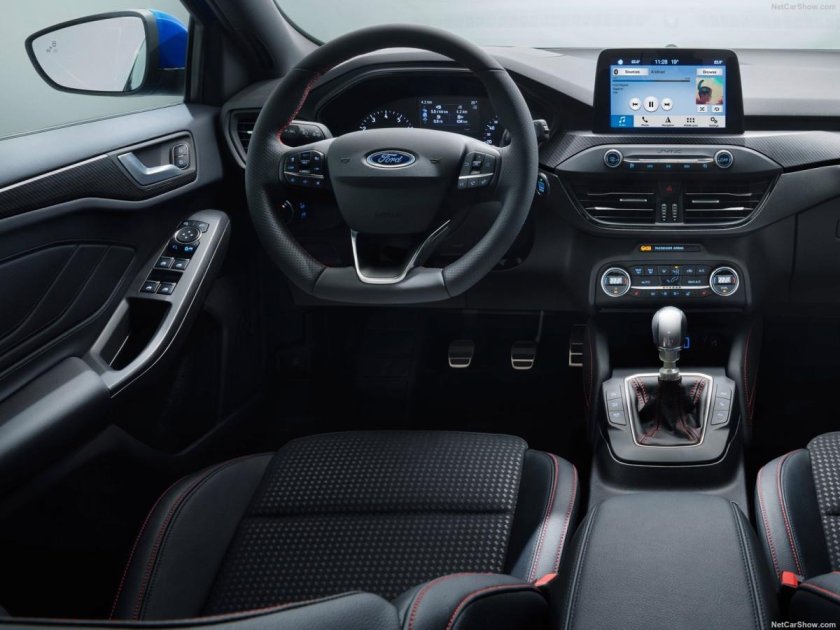 Ford Focus 4 салон
