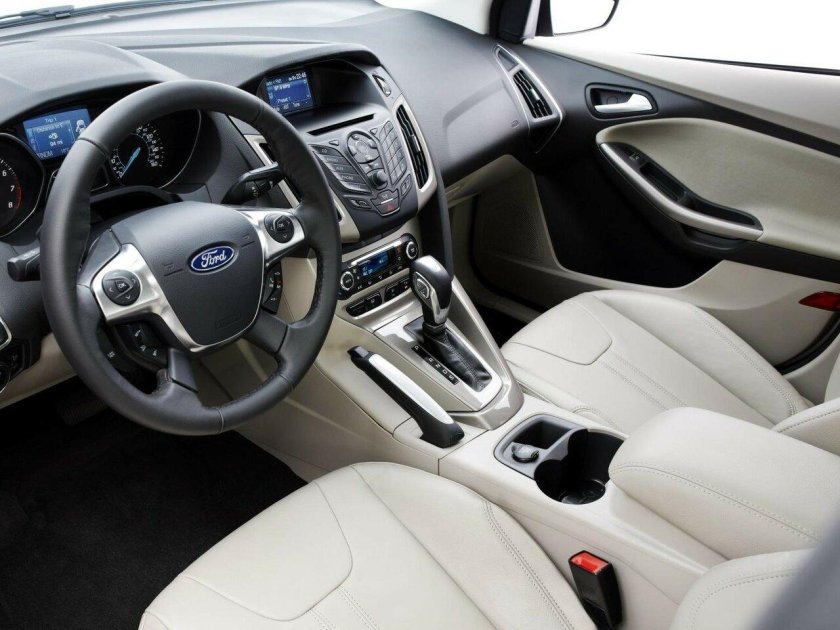 Ford Focus 3 седан салон